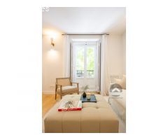 ¡Tu hogar de lujo en el corazón de Madrid, amueblado y listo para vivir!