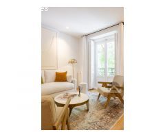 ¡Tu hogar de lujo en el corazón de Madrid, amueblado y listo para vivir!