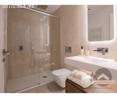 ¡Tu hogar de lujo en el corazón de Madrid, amueblado y listo para vivir!
