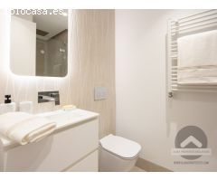 ¡Tu hogar de lujo en el corazón de Madrid, amueblado y listo para vivir!