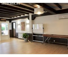 Vivienda constituida actualmente como Bed and Breakfast, 8 habitaciones.
