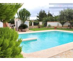 Vivienda constituida actualmente como Bed and Breakfast, 8 habitaciones.