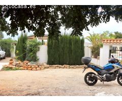 Vivienda constituida actualmente como Bed and Breakfast, 8 habitaciones.