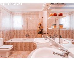 ¡Increíble villa en Denia con una gran parcela cerca del mar!