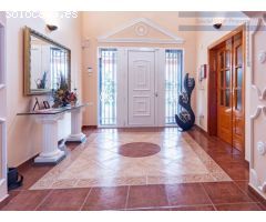 ¡Increíble villa en Denia con una gran parcela cerca del mar!