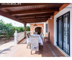 ¡Increíble villa en Denia con una gran parcela cerca del mar!