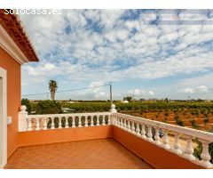 ¡Increíble villa en Denia con una gran parcela cerca del mar!