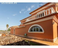 ¡Increíble villa en Denia con una gran parcela cerca del mar!