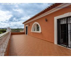 ¡Increíble villa en Denia con una gran parcela cerca del mar!