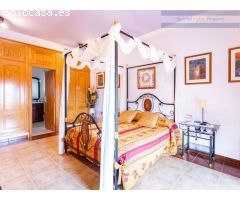 ¡Increíble villa en Denia con una gran parcela cerca del mar!