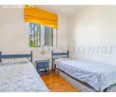 CASA INDIVIDUAL EN PRIMERA LINEA DE MAR