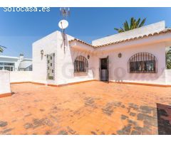 CASA INDIVIDUAL EN PRIMERA LINEA DE MAR