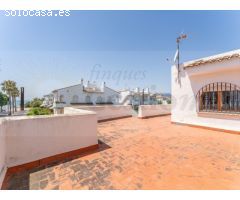 CASA INDIVIDUAL EN PRIMERA LINEA DE MAR
