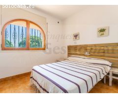 CASA INDIVIDUAL EN PRIMERA LINEA DE MAR