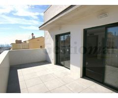 EDIFICIO DE RECIENTE CONSTRUCCIÓN EN EL CORAZÓN DEL PUERTO DE CAMBRILS