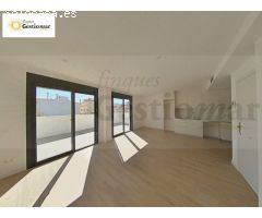 EDIFICIO DE RECIENTE CONSTRUCCIÓN EN EL CORAZÓN DEL PUERTO DE CAMBRILS