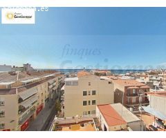 EDIFICIO DE RECIENTE CONSTRUCCIÓN EN EL CORAZÓN DEL PUERTO DE CAMBRILS