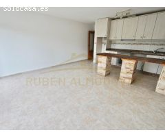 Local comercial nuevo a estrenar en zona prime del puerto de Cambrils.