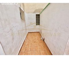 Local comercial nuevo a estrenar en zona prime del puerto de Cambrils.