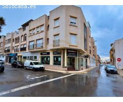 Local comercial nuevo a estrenar en zona prime del puerto de Cambrils.
