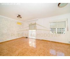 Local comercial nuevo a estrenar en zona prime del puerto de Cambrils.
