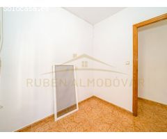 Local comercial nuevo a estrenar en zona prime del puerto de Cambrils.
