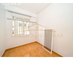 Local comercial nuevo a estrenar en zona prime del puerto de Cambrils.