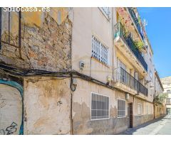 Local comercial nuevo a estrenar en zona prime del puerto de Cambrils.