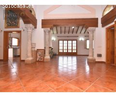 Gran villa en venta en Alhaurin de la Torre, Málaga. En una sola planta