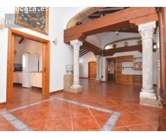 Gran villa en venta en Alhaurin de la Torre, Málaga. En una sola planta