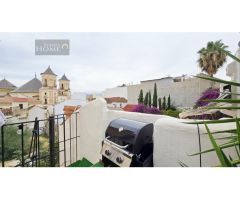 ¡Oportunidad única! Casa en venta en pleno centro de Málaga con vistas a la