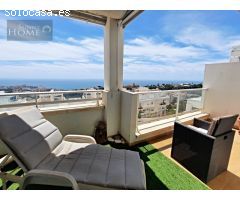 Ático en Venta en Benalmádena: Exclusivo con Vistas Frontales al Mar y Solárium
