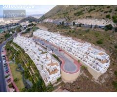 Ático en Venta en Benalmádena: Exclusivo con Vistas Frontales al Mar y Solárium