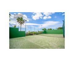 Ático en Venta en Benalmádena: Exclusivo con Vistas Frontales al Mar y Solárium