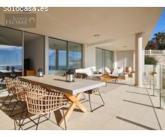 Apartamento de lujo en venta con vistas panorámicas al mar en Benalmádena