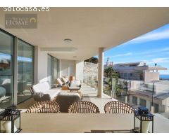 Apartamento de lujo en venta con vistas panorámicas al mar en Benalmádena