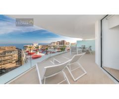 ¡Apartamento de lujo en Benalmádena Costa con vistas al mar!