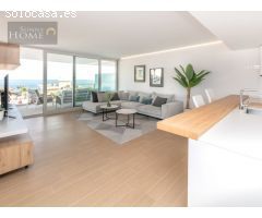 ¡Apartamento de lujo en Benalmádena Costa con vistas al mar!