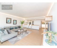 ¡Apartamento de lujo en Benalmádena Costa con vistas al mar!