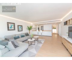¡Apartamento de lujo en Benalmádena Costa con vistas al mar!