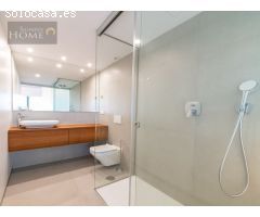 ¡Apartamento de lujo en Benalmádena Costa con vistas al mar!