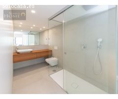 ¡Apartamento de lujo en Benalmádena Costa con vistas al mar!