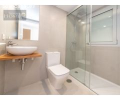 ¡Apartamento de lujo en Benalmádena Costa con vistas al mar!