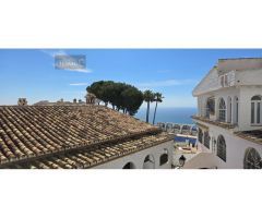 Espectacular casa adosada en venta con apartamento independiente en Benalmádena