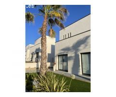 Complejo residencial de lujo con vistas panorámicas a la montaña cerca de