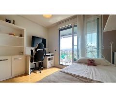 HABITACIÓN DISPONIBLE