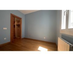 HABITACIÓN DISPONIBLE