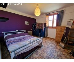PRECIOSA CASA SEÑORIAL DE ESTILO COLONIAL EN EL CENTRO DEL PUEBLO
