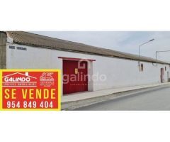 NAVE-TERRENO EN ZONA COMERCIAL