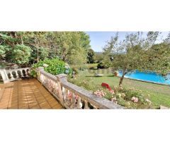 Preciosa casa de estilo indiano con piscina y vistas a la ría